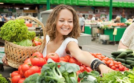 Zakupy na bazarku - jak kupować i jak przechowywać warzywa kupione na targu?